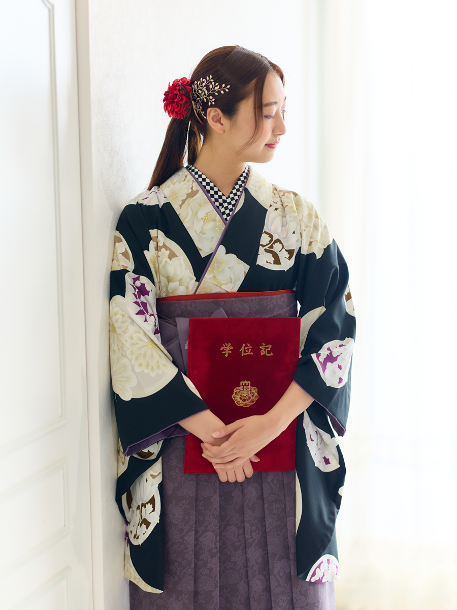 卒業式袴レンタルセット 黒地 円宝柄 紅一点
