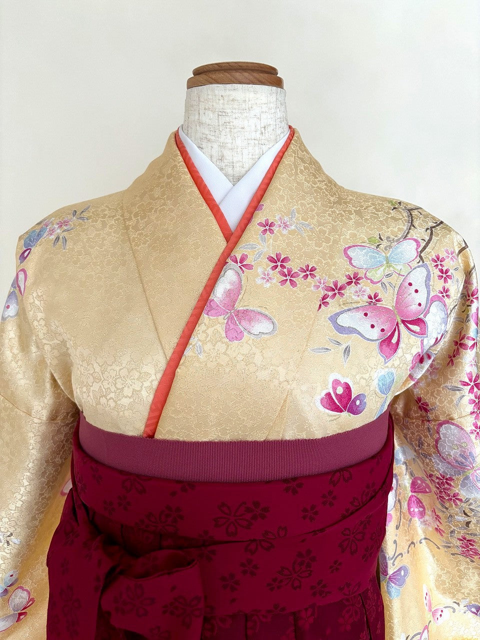 卒業式袴レンタルセット　クリームイエロー・蝶ラメ